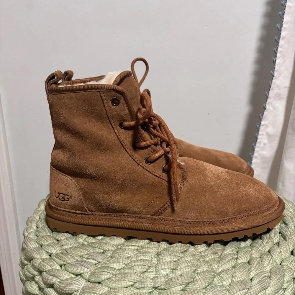 NEW UGG Harkley Chukka Chestnut Brown Sherpa Boots Size 9